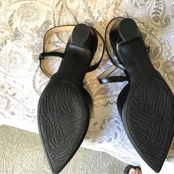 Life Stride 8 wide black “Minimalist” sling back pumps - Picture 3 of 8